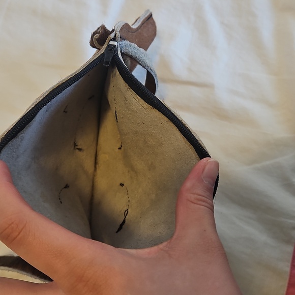 Brown Pig-Shaped Leather Crossbody Bag - Picture 7 of 9